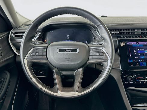 Used 2022 Jeep Grand Cherokee L Limited AWD/4WD image 18