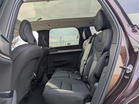 New 2025 Volvo EX90 Ultra image 15