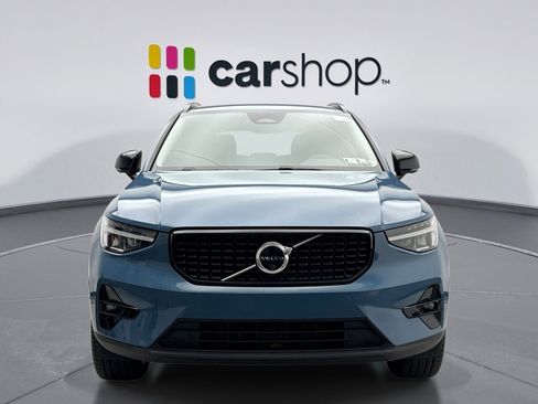 Used 2023 Volvo XC40 B5 Plus w/ Protection Package Premier image 8