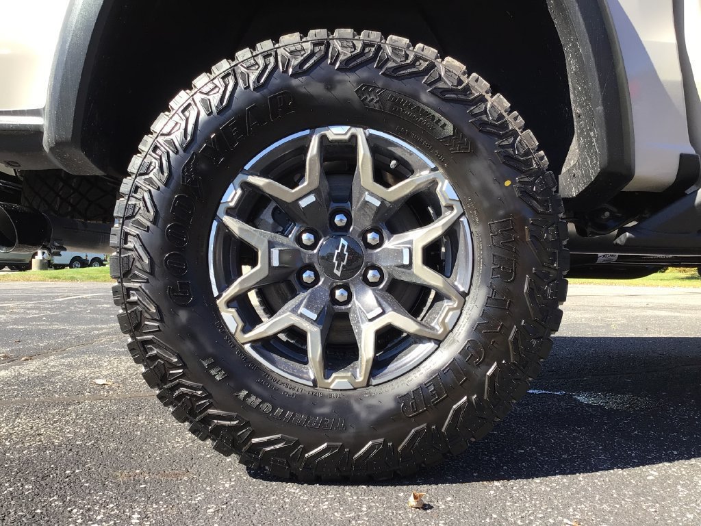 New 2026 Chevrolet Colorado ZR2 w/ Technology Package AWD/4WD image 19