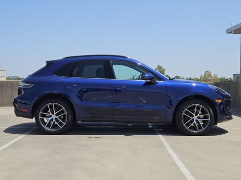Certified 2026 Porsche Macan AWD/4WD image 9