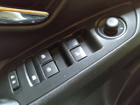 Used 2021 Chevrolet Trax LT image 27