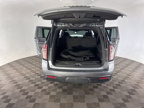 Used 2022 Chevrolet Suburban Z71 w/ Luxury Package image 18