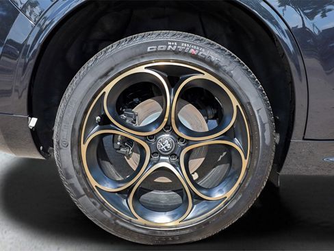 New 2025 Alfa Romeo Stelvio Sprint image 27