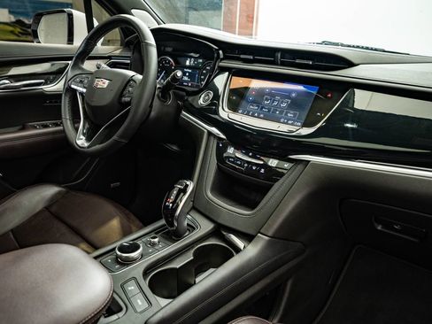 Used 2022 Cadillac XT6 Premium Luxury w/ LPO, Floor Liner Package AWD/4WD image 50