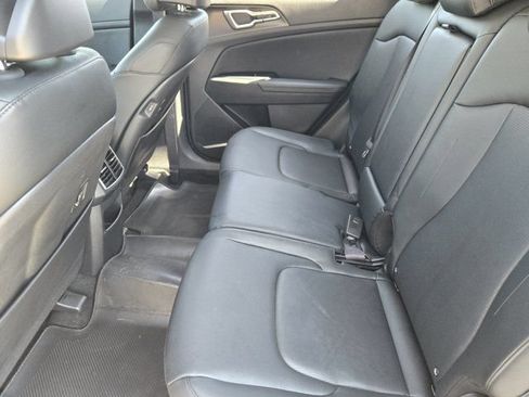 Certified 2026 Kia Sportage EX w/ EX Panorama Roof Package FWD image 31