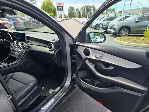 Used 2021 Mercedes-Benz GLC 300 4MATIC image 41