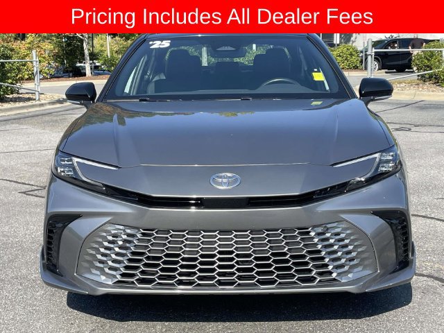 Used 2025 Toyota Camry XSE FWD image 8