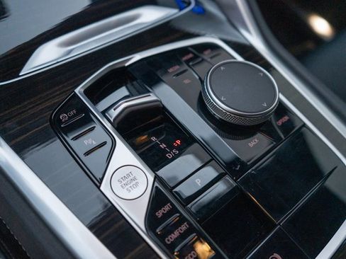 Used 2024 BMW X6 xDrive40i w/ Premium Package image 27