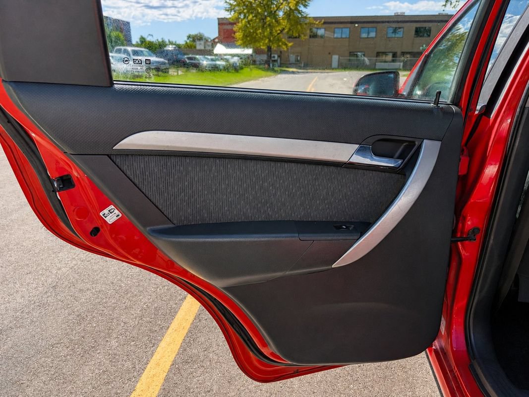 Used 2010 Chevrolet Aveo LT w/ LPO, Bodyside Molding Package FWD image 18