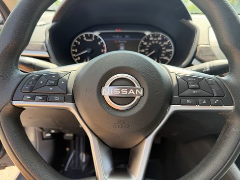 Used 2024 Nissan Altima 2.5 SV FWD image 21
