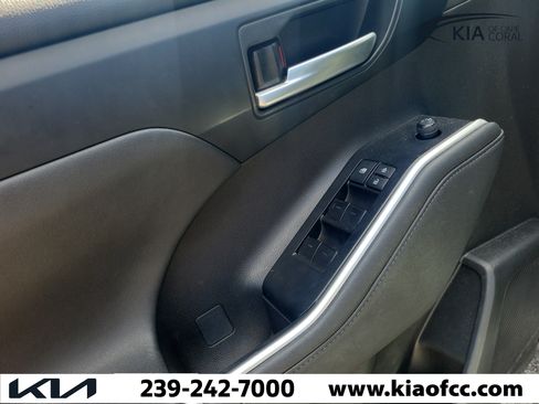 Used 2023 Toyota Highlander XLE FWD image 23