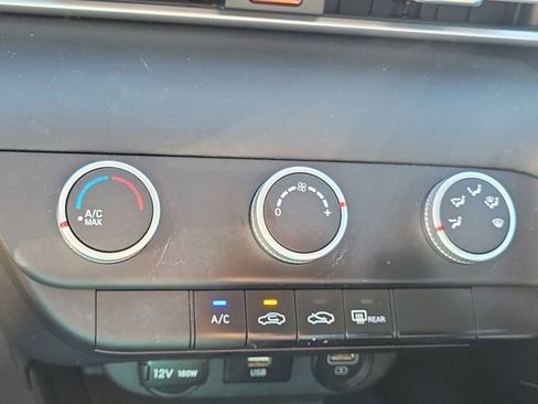 Certified 2022 Hyundai Elantra SE image 27