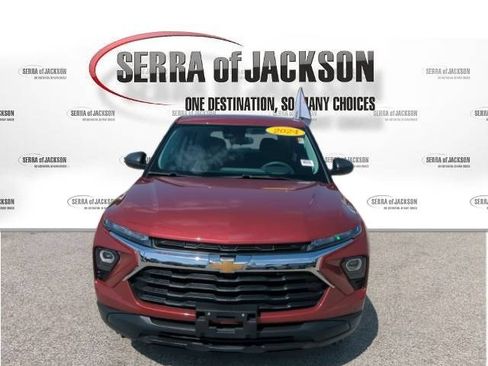 Used 2024 Chevrolet TrailBlazer LS w/ LS Confidence Package FWD image 3