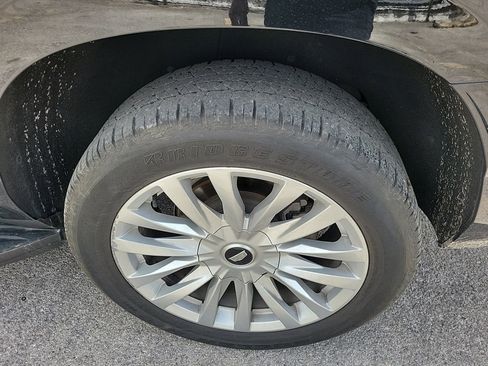 Used 2023 Cadillac Escalade ESV Premium Luxury image 22