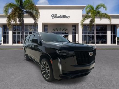 Certified 2022 Cadillac Escalade ESV Sport Platinum RWD image 3