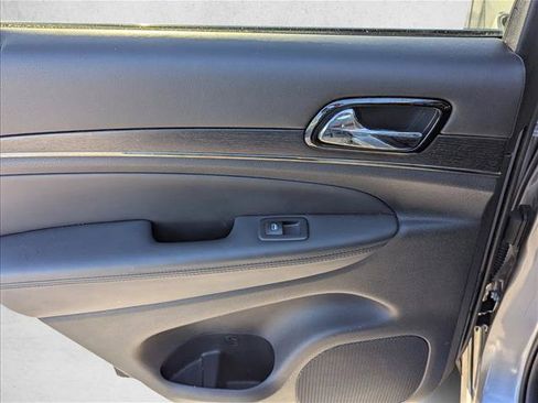 Used 2020 Jeep Grand Cherokee High Altitude AWD/4WD image 9
