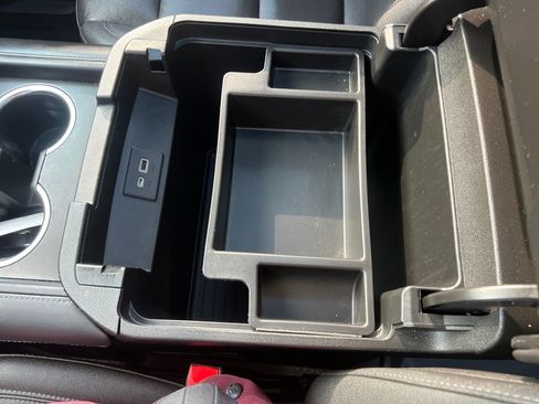 Used 2022 Chevrolet Tahoe Z71 image 18