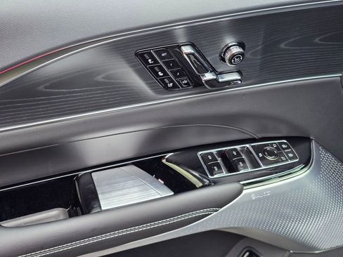 New 2026 Cadillac Lyriq V image 23