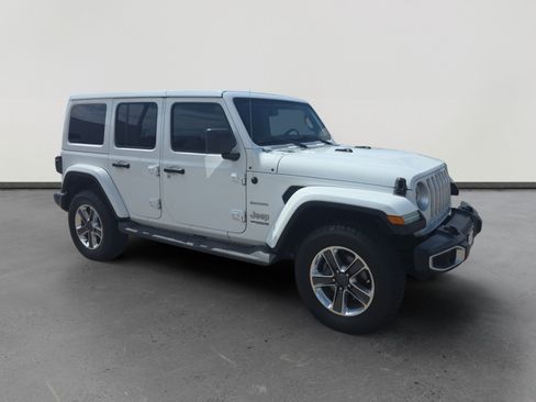 Used 2020 Jeep Wrangler Unlimited Sahara AWD/4WD image 7