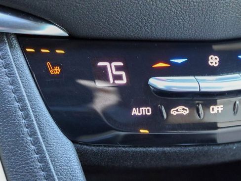 Used 2018 Cadillac XT5 AWD image 24