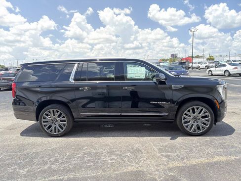 New 2026 GMC Yukon XL Denali Ultimate AWD/4WD image 2