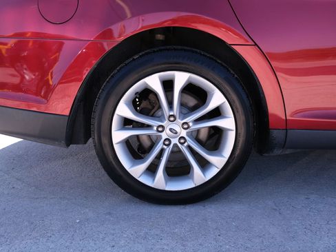 Used 2013 Ford Taurus SEL AWD/4WD image 17