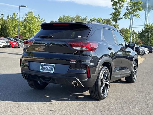 Used 2023 Chevrolet TrailBlazer RS w/ Sun and Liftgate Package FWD image 3