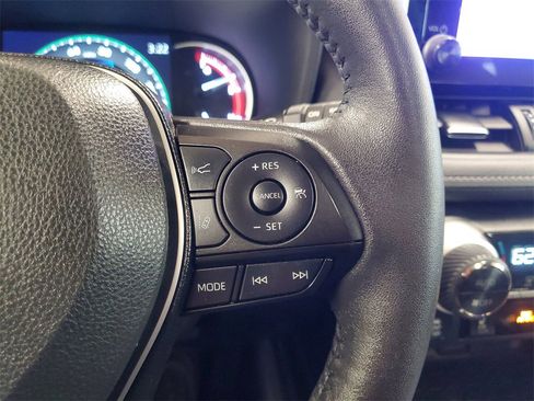 Used 2023 Toyota RAV4 XLE Premium image 25