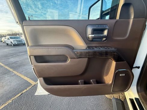 Used 2016 GMC Sierra 3500 Denali w/ Duramax Plus Package image 11
