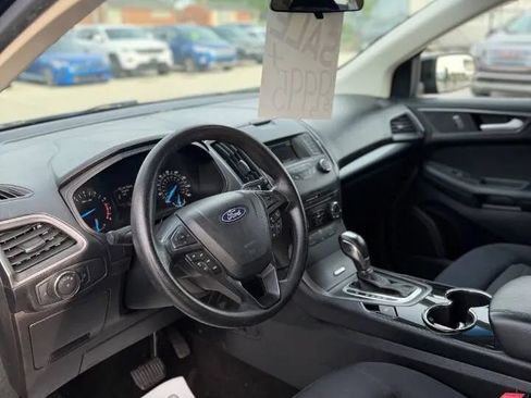 Used 2018 Ford Edge SE FWD image 10