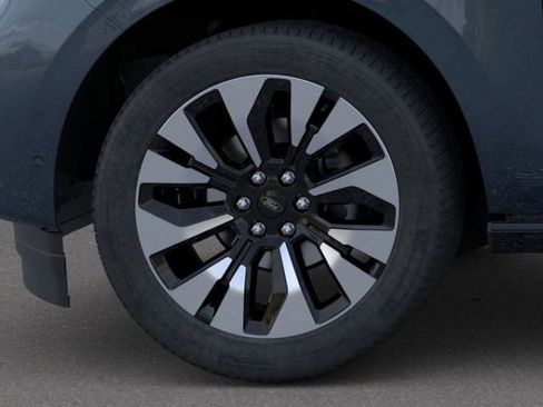 New 2025 Ford Expedition Max Platinum w/ Driver's Package image 38