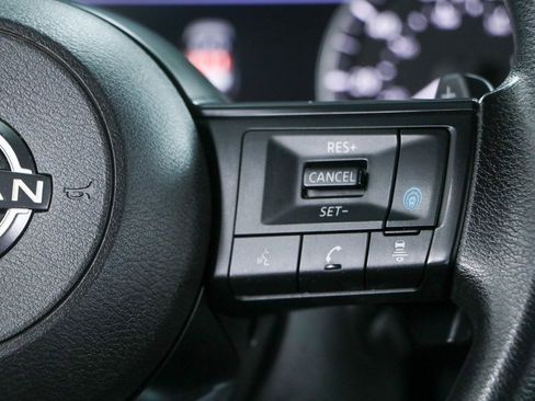Used 2024 Nissan Rogue SV FWD image 14