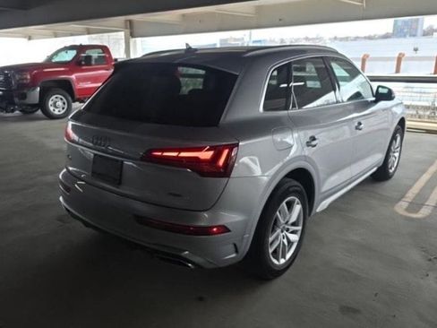 Used 2023 Audi Q5 2.0T Premium w/ Convenience Package image 2