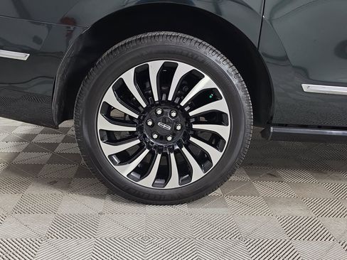 Used 2024 Lincoln Navigator L Black Label AWD/4WD image 9