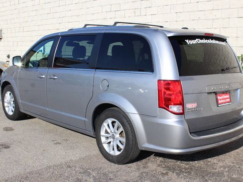 Used 2018 Dodge Grand Caravan SXT image 3