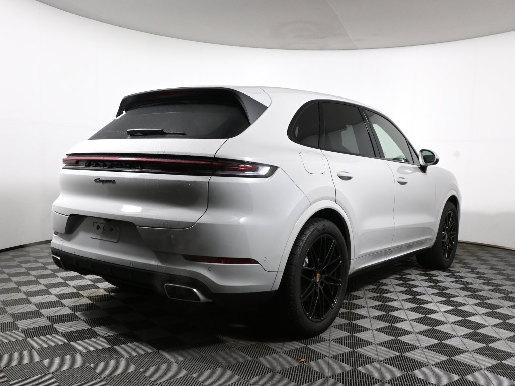 Used 2026 Porsche Cayenne AWD/4WD image 11