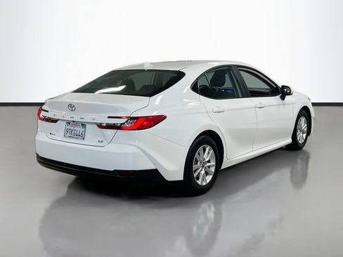 Used 2025 Toyota Camry LE w/ Convenience Package FWD image 7