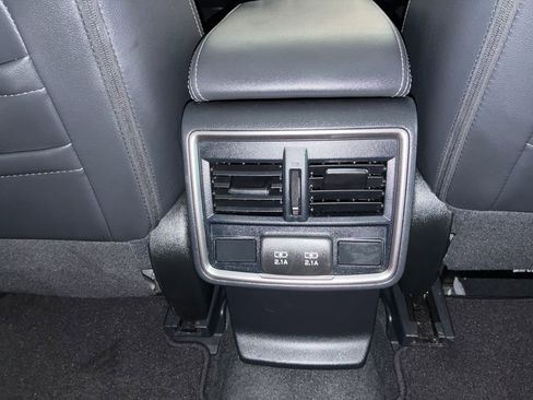 Used 2023 Subaru Forester Limited image 28