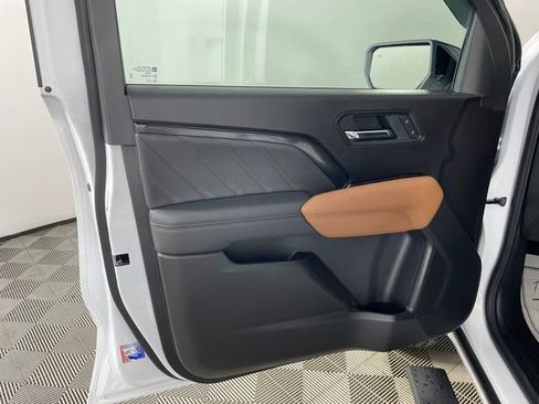 New 2026 GMC Canyon AT4 AWD/4WD image 15