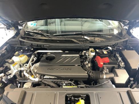 Used 2025 Nissan Rogue SL image 17