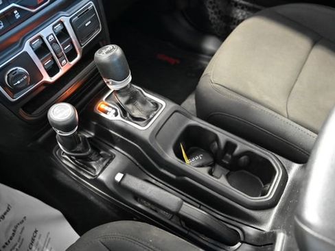 Used 2018 Jeep Wrangler Unlimited Sport S AWD/4WD image 20