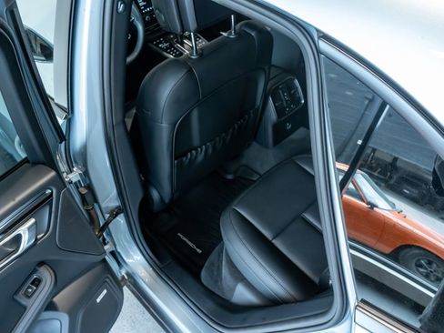 Certified 2026 Porsche Macan AWD/4WD image 24