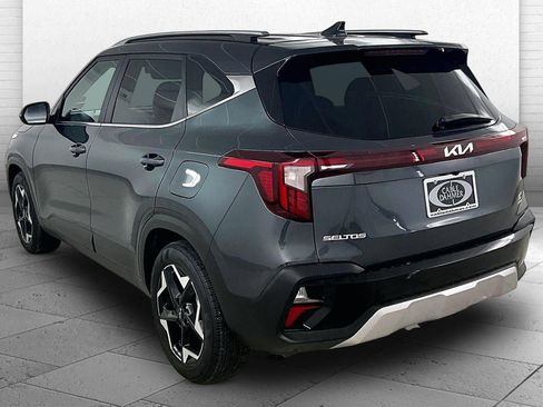 Used 2024 Kia Seltos EX image 4