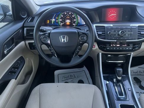 Used 2017 Honda Accord Base image 12