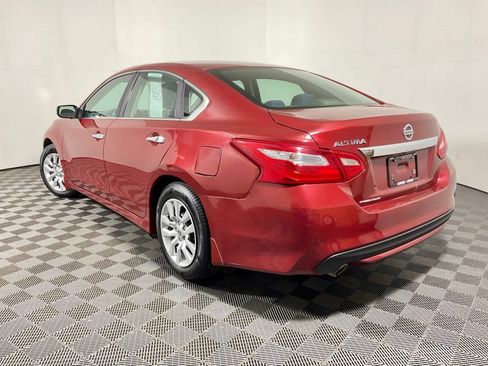 Used 2016 Nissan Altima 2.5 S w/ Power Driver Seat Package FWD image 8