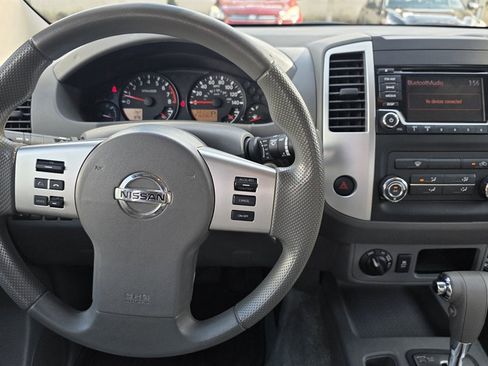 Used 2017 Nissan Frontier SV image 16
