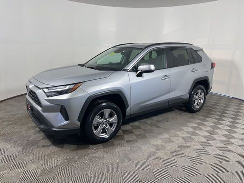 Used 2022 Toyota RAV4 XLE image 4