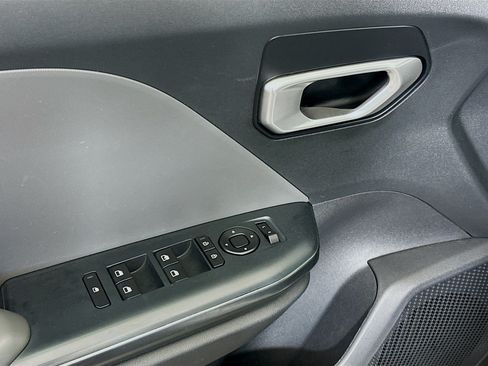 Used 2025 Kia K4 FWD image 15