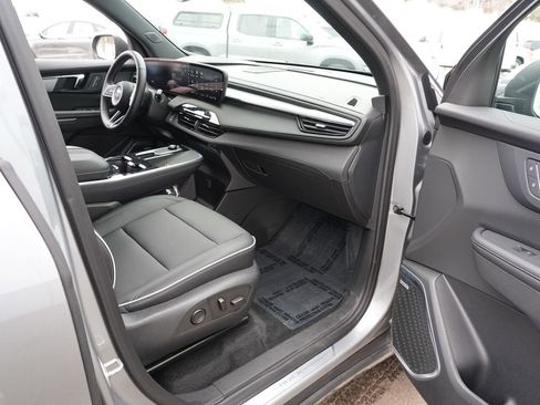 Used 2025 Buick Enclave Preferred image 30